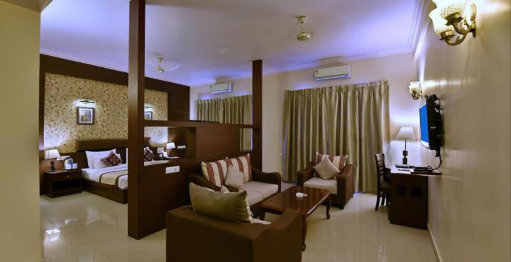 The Royal Retreat Hotel Ранчи Екстериор снимка