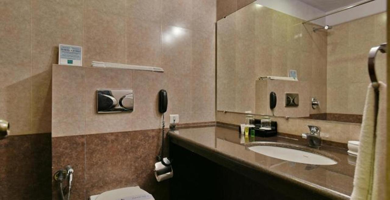 The Royal Retreat Hotel Ранчи Екстериор снимка