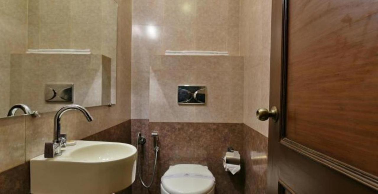 The Royal Retreat Hotel Ранчи Екстериор снимка
